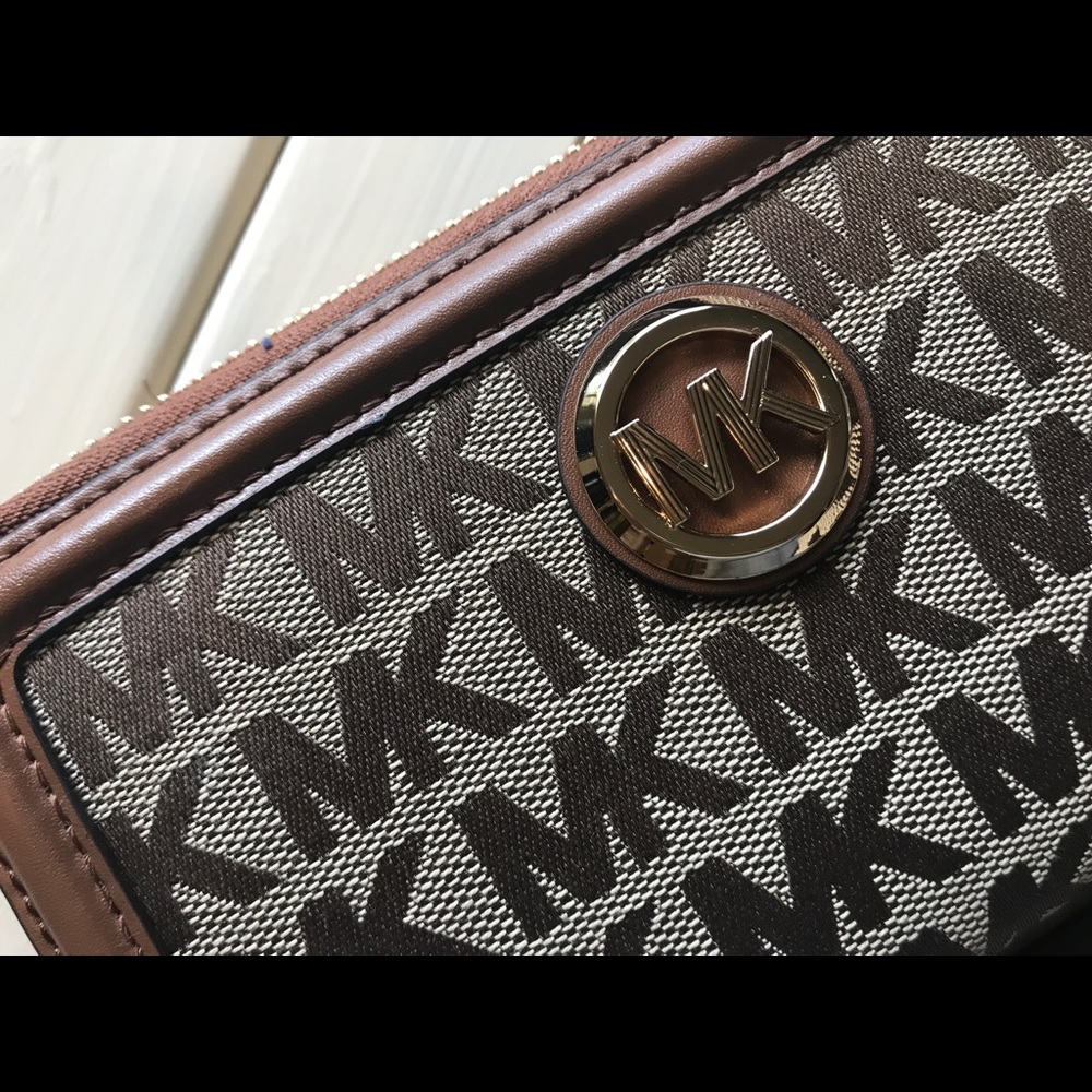 Michael Kors Fulton Large Phone Case Wristlet